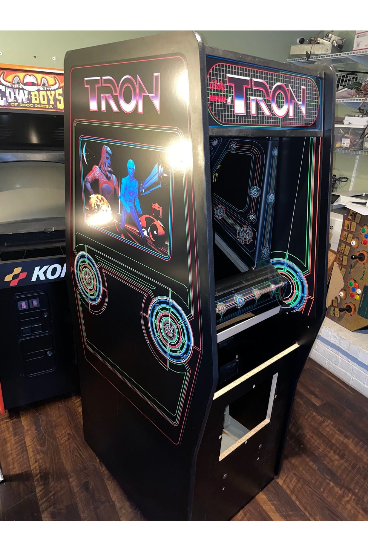 Tron Reproduction Cabinet
