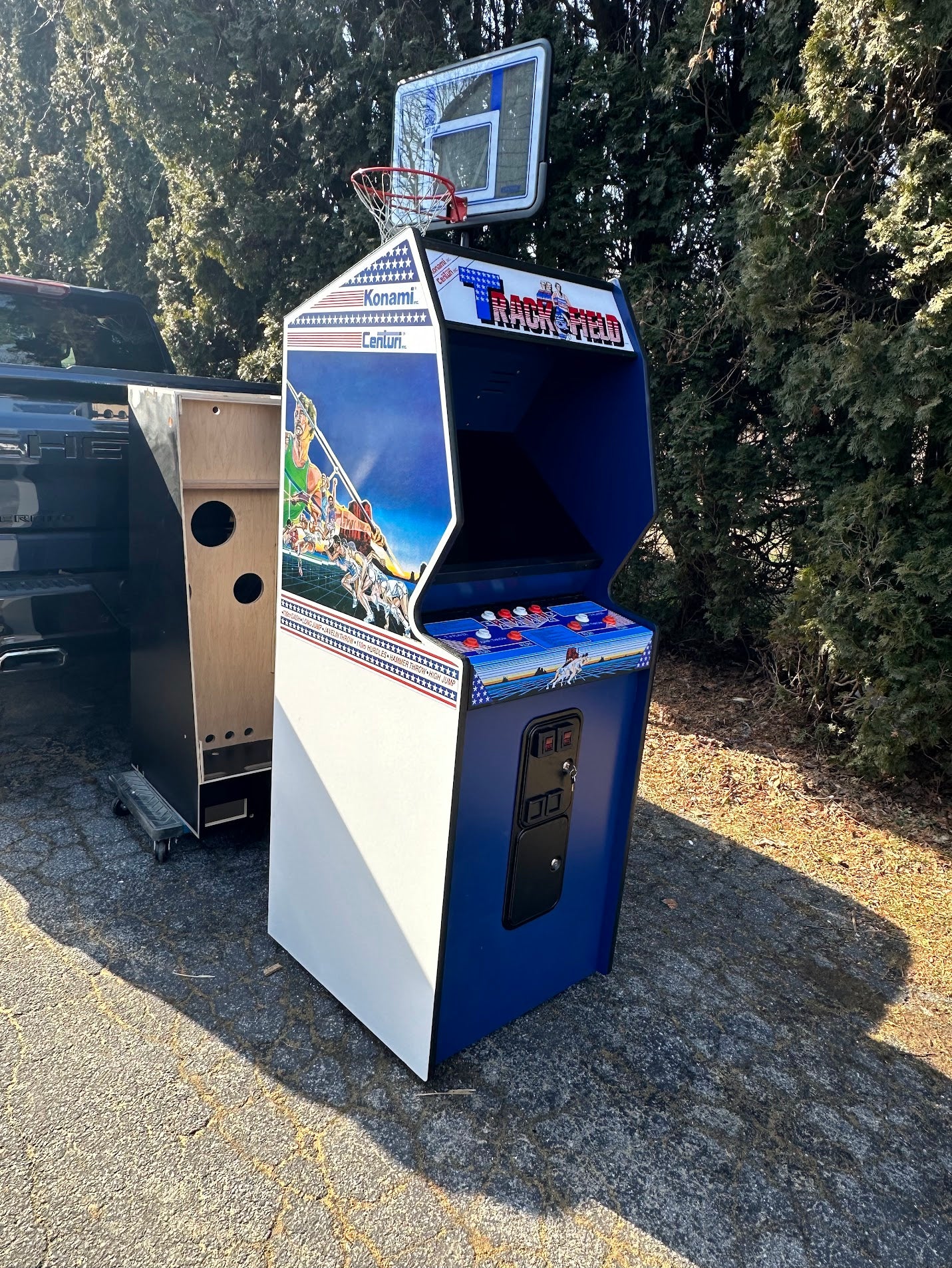 Track&Field Reproduction Cabinet